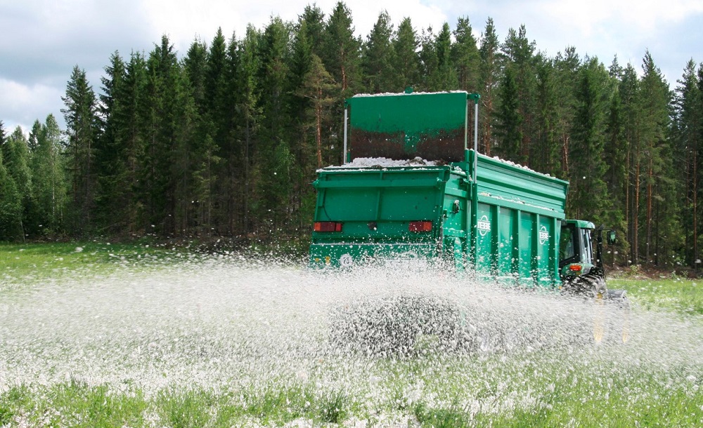 maanparannuskuidun levitys soilfood